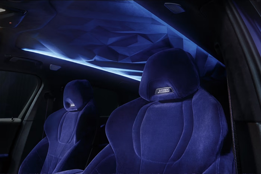 Η BMW παρουσιάζει το πρώτο της high fashion αυτοκίνητο, εμπνευσμένο από τη Naomi Campbell