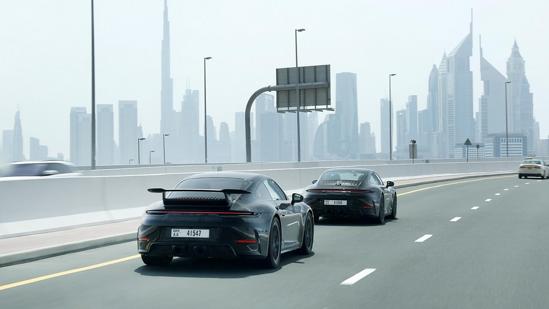 Η εξελιγμένη Porsche 911: Νέα υβριδική τεχνολογία στην κορυφαία σπορ αυτοκίνητη
