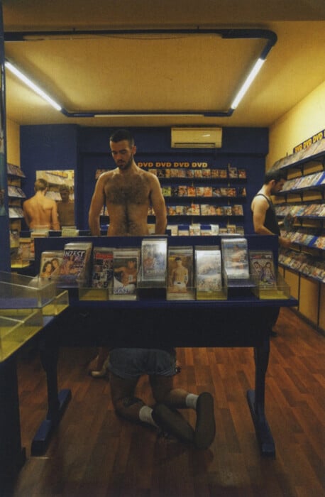 Η εξερεύνηση της queer πλευράς της φωτογραφίας σε μια πρωτοποριακή έκδοση

