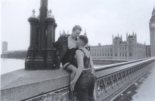 Η εξερεύνηση της queer πλευράς της φωτογραφίας σε μια πρωτοποριακή έκδοση
