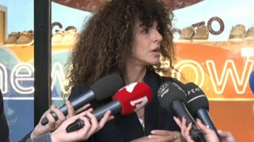 Η Μαρία Σολωμού υποστηρίζει τους Αλευρά – Καλούτα και ανατρέπει τα αρνητικά σχόλια