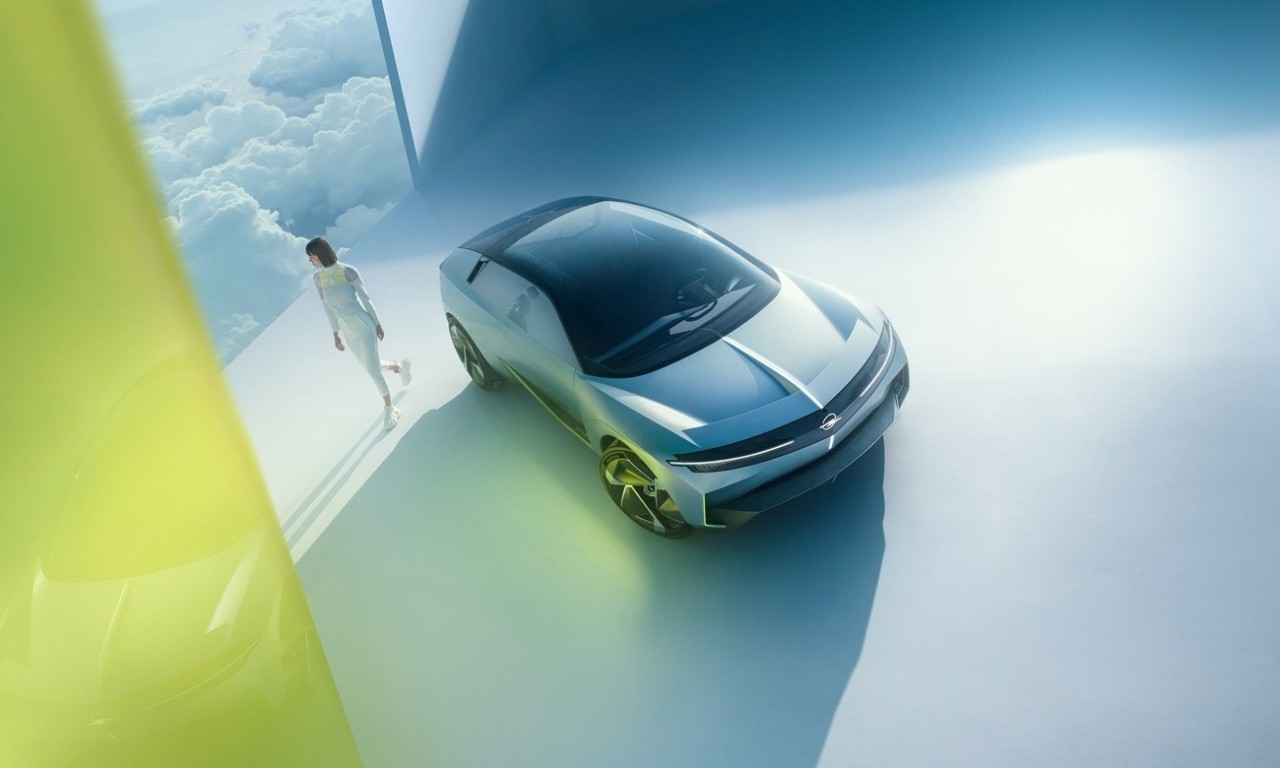 Η Opel προωθεί τον εξηλεκτρισμό με νέες επιλογές και πιο προσιτές τιμές"
