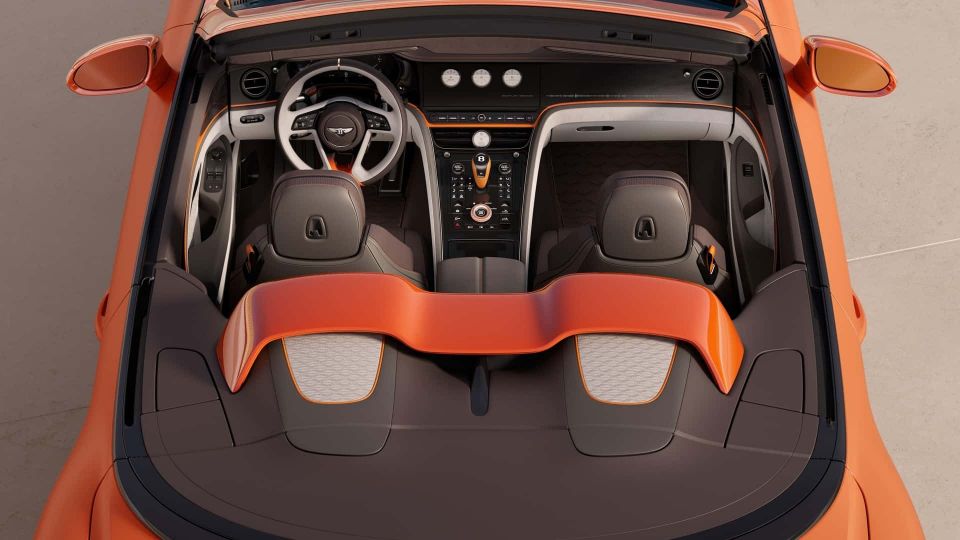 Μια ματιά στην κομψή Bentley Batur Convertible με τιμή πάνω από 2 εκατομμύρια ευρώ
