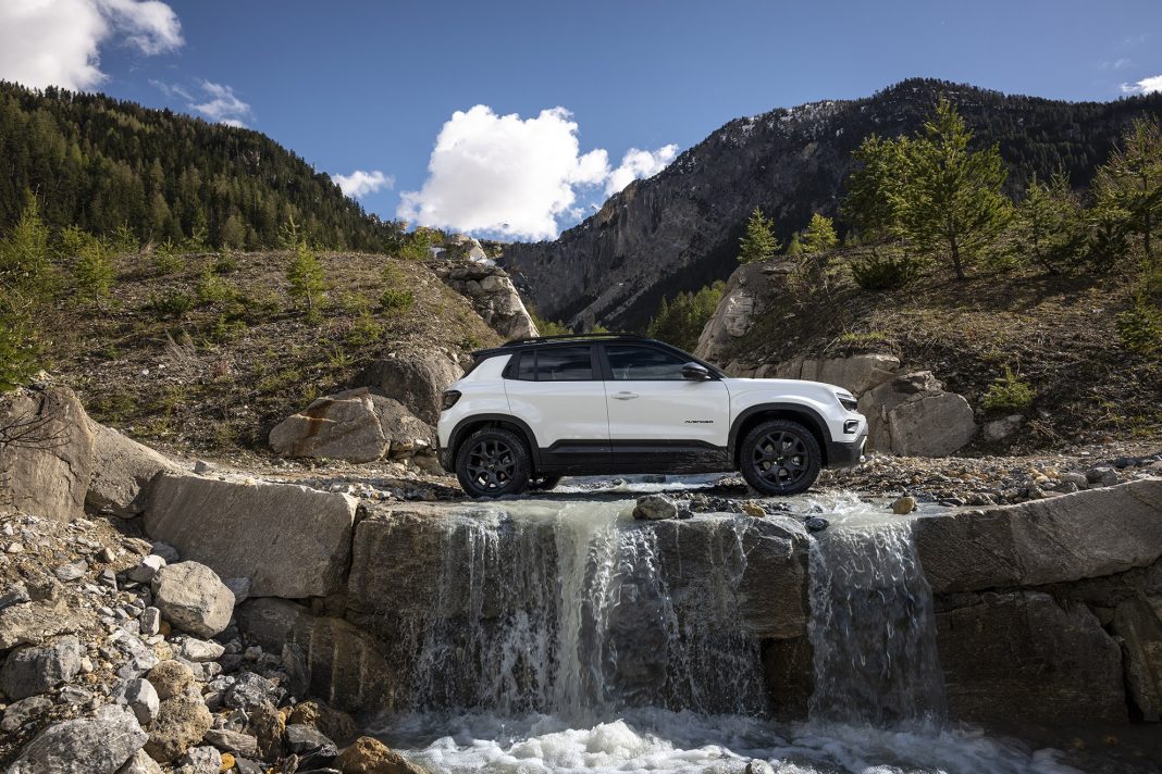 Νέα εκδοχή του Jeep Avenger: Πρωτοποριακή τετρακίνητη έκδοση 4xe!
