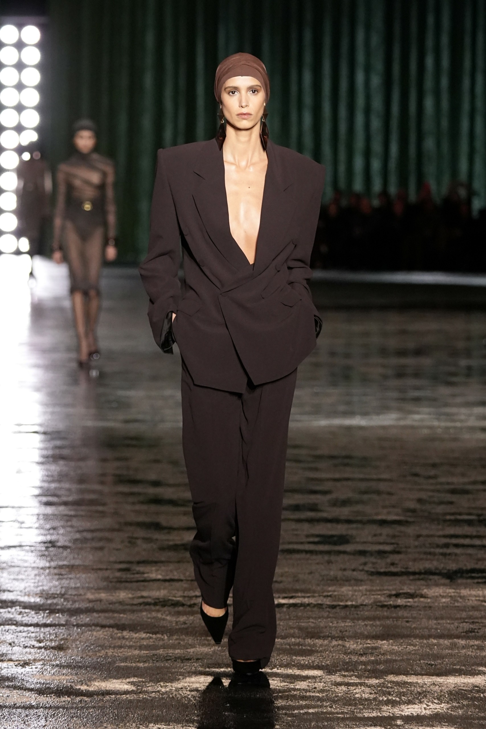 Νέος ορίζοντας για το κοστούμι Le Smoking του Yves Saint Laurent
