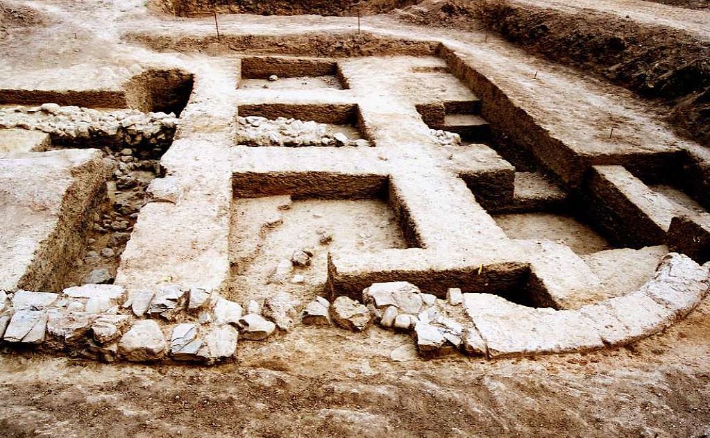 Οι ανώτεροι πολίτες της Αιγιάλειας - Η αποκάλυψη ενός σημαντικού θρησκευτικού κέντρου στην αρχαία Ελίκη
