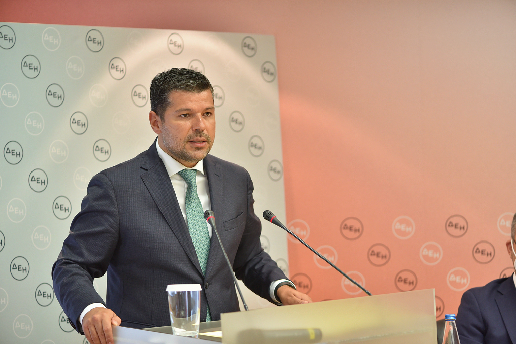 Ψηφιοποίηση και ΑΠΕ: Η μετάβαση σε ένα καθαρότερο μέλλον για τη ΔΕΗ
