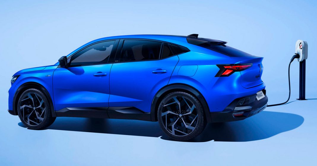 Renault Rafale E-Tech 4X4: Η νέα εποχή της υβριδικής οδήγησης με τεχνολογία Alpine
