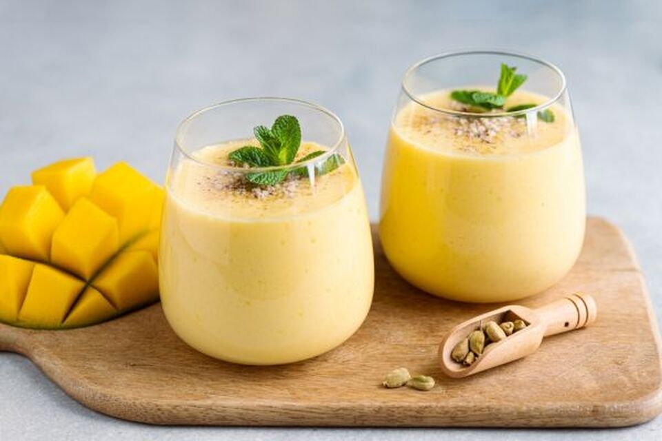 Smoothie μανγκο-καρύδα: Μια εκπληκτική επιλογή για ενέργεια και αναζωογόνηση
