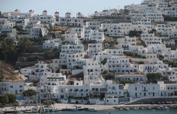 Τρία ελληνικά νησιά για αξέχαστες διακοπές την άνοιξη: Οι κρυφοί θησαυροί της Ελλάδας