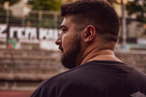 "Electabaz: «Όσα δεν μπορώ να πω, τα λέω με τη μουσική μου»"