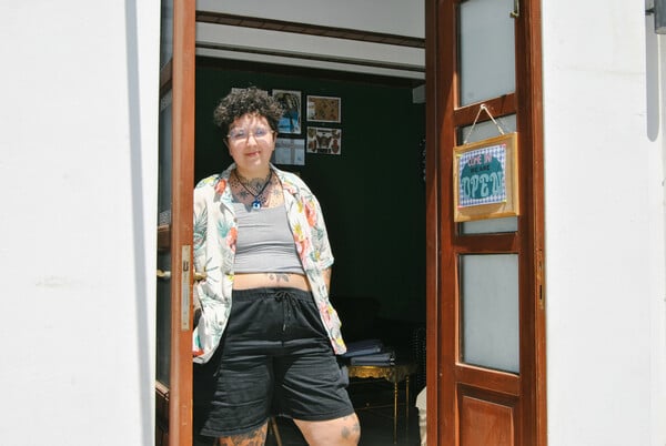 Ο Frankie άνοιξε το πρώτο τατουατζίδικο της Ικαρίας